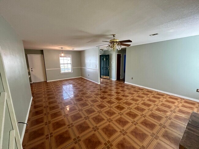 Foto del edificio - 305 Green Oak Dr