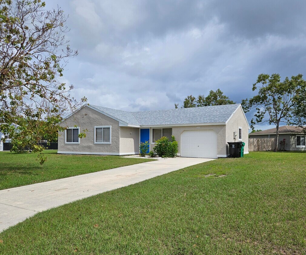 Foto principal - 1973 SE West Dunbrooke Cir