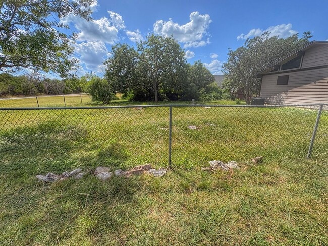 Building Photo - 1343 River Ranch Dr