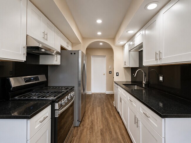 Foto del edificio - 311 Milton Ct