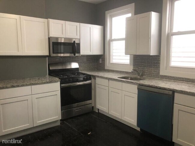 Building Photo - 4 br, 3 bath Apartment - 99 Brill St
