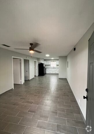 Building Photo - 2906 Corpus Christi St