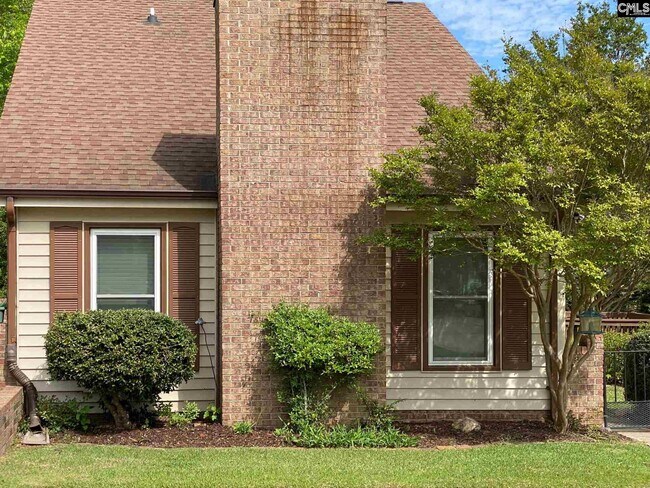 Building Photo - 104 Tee Ct