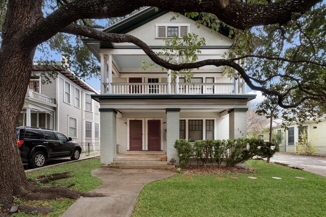 Foto del edificio - Modern Duplex in Monte Vista!