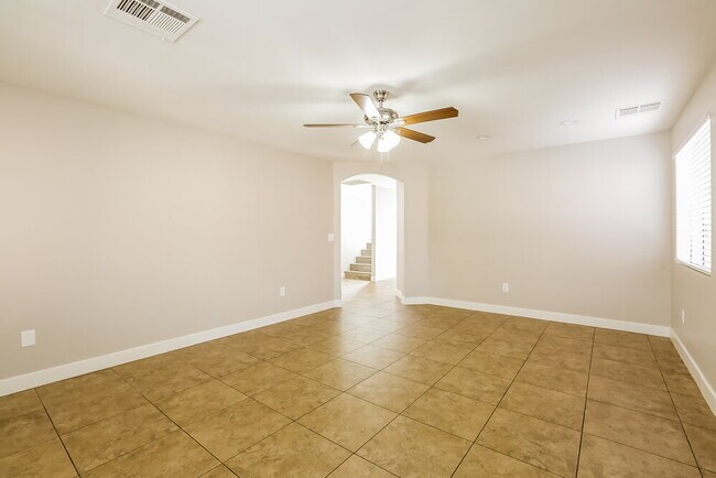 Foto del edificio - 10385 Adrianna Ave