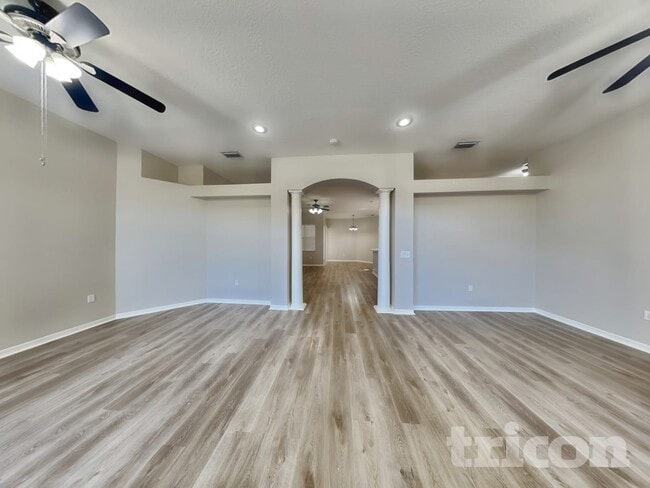 Foto del edificio - 1810 Cattleman Dr