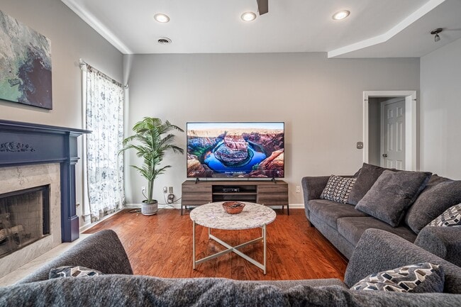 Photo - 2096 Fairport Way House