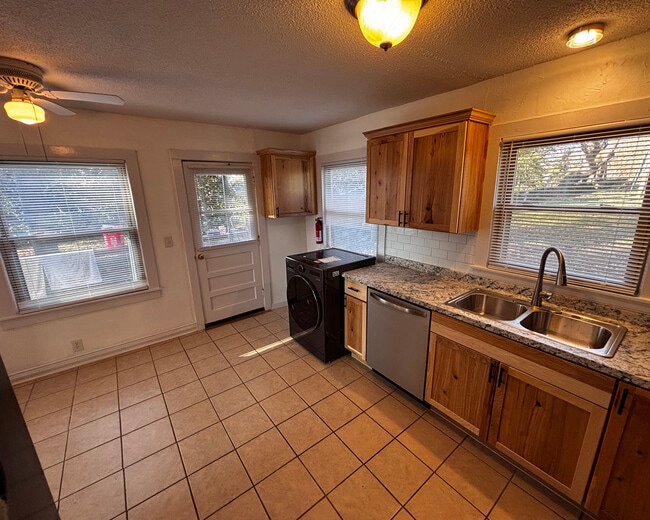 Foto del edificio - 3588 N Jackson Hwy