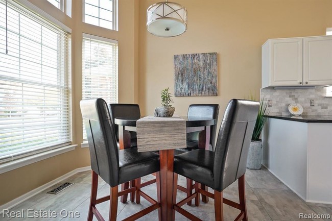 Building Photo - 3141 Bridlewood Dr