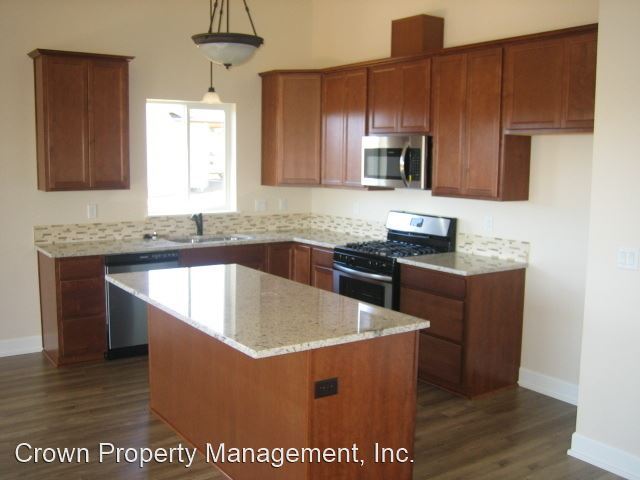Foto del edificio - 3 br, 2 bath House - 547 NE Fern Ave