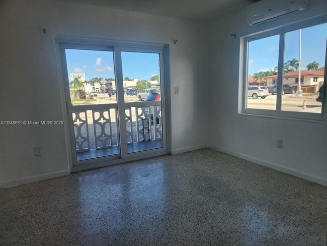 Foto del edificio - 10 NW 48th Pl