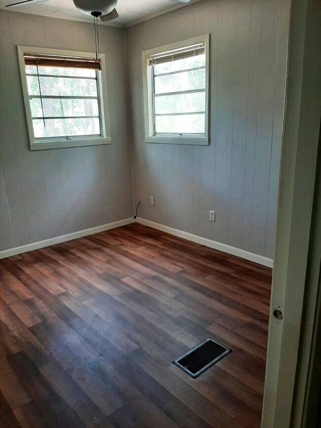 Building Photo - 202 Cypress Bend Dr