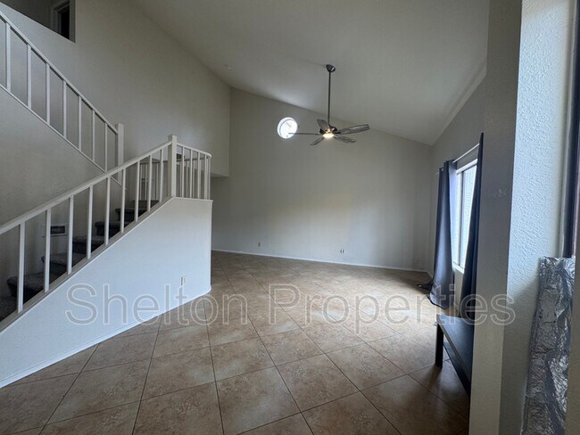 Building Photo - 1150 N Cambridge St
