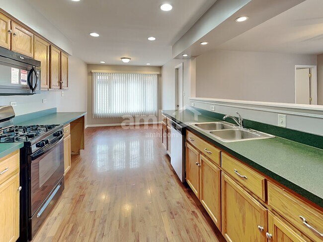 Foto del edificio - 6603 Walter Adamic Ln