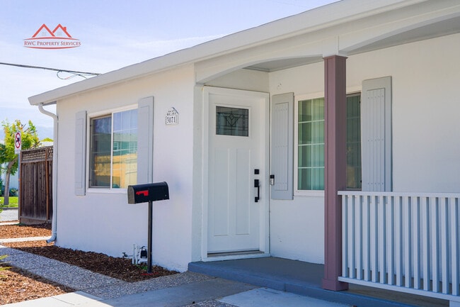 Building Photo - 3071 Yucca Ave