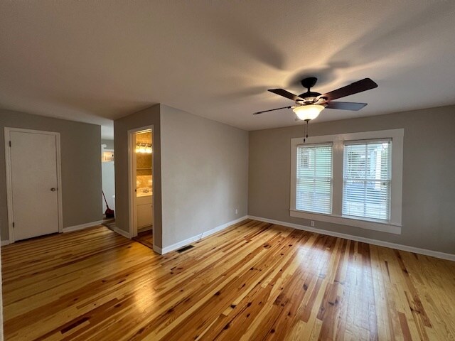 Foto del edificio - 1333 N Duval St