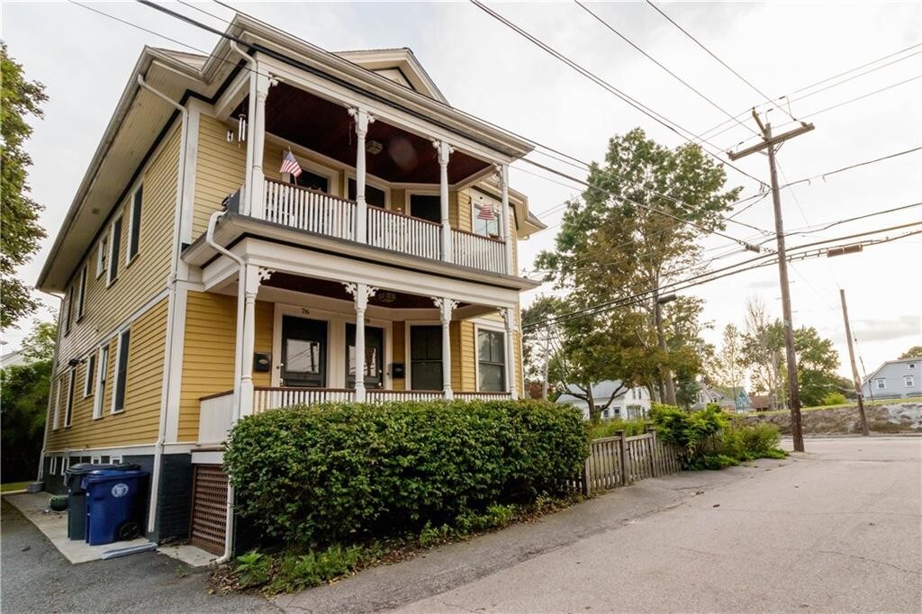 76 Lawn Ave Unit 1, Warwick, RI 02888 Condo for Rent in Warwick, RI