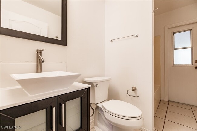 Foto del edificio - 1108 Willard Ave