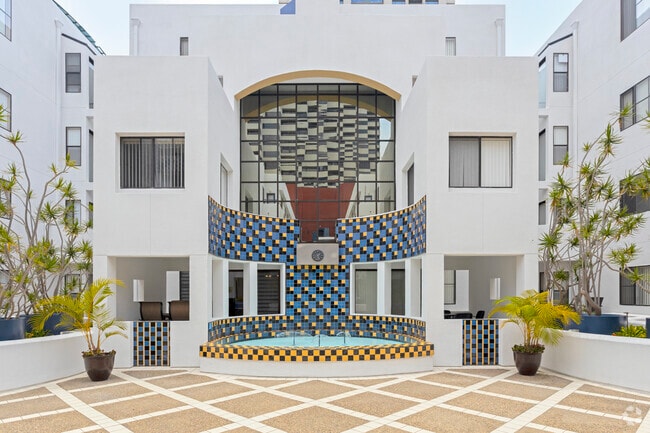 Edificio - 600 Front Apartments