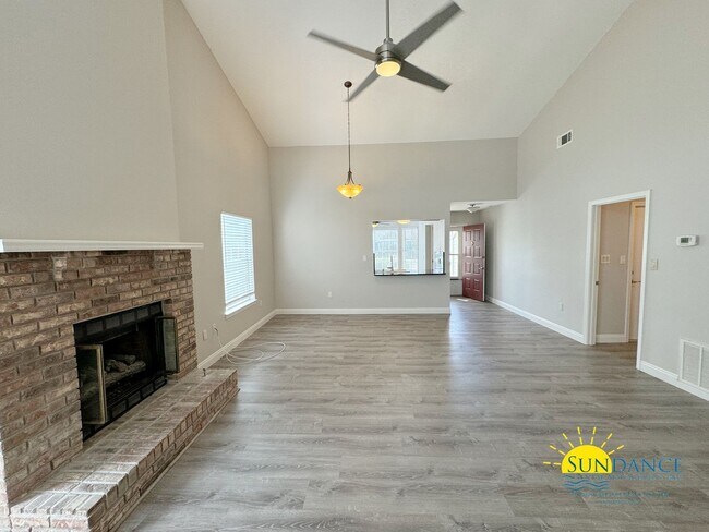 Building Photo - 417 Village Ct NW