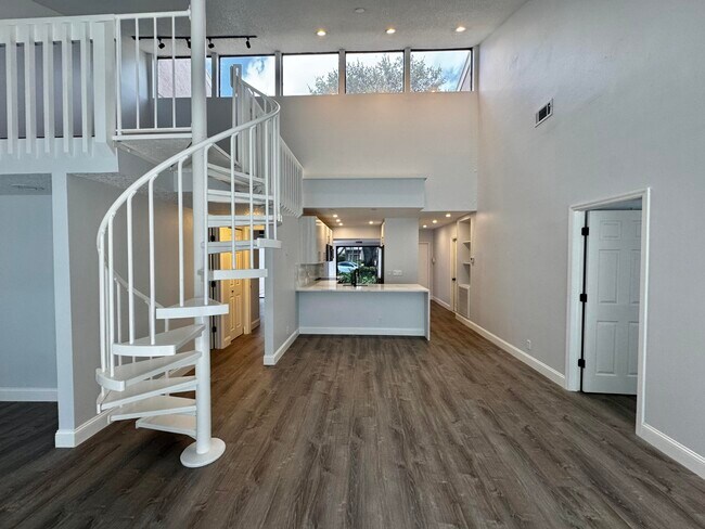 Foto del edificio - 6680 Thornhill Ct