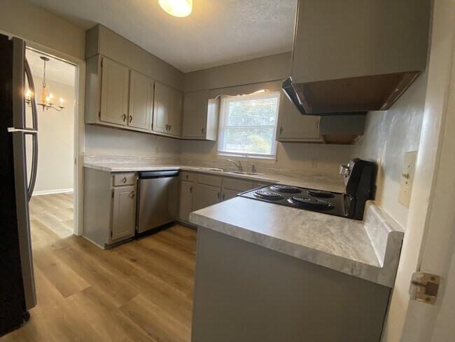 Building Photo - 129 Stephens Dr