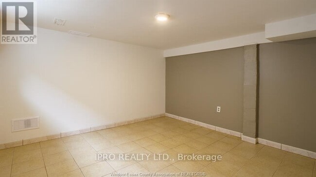 Building Photo - 760 Aylmer Ave