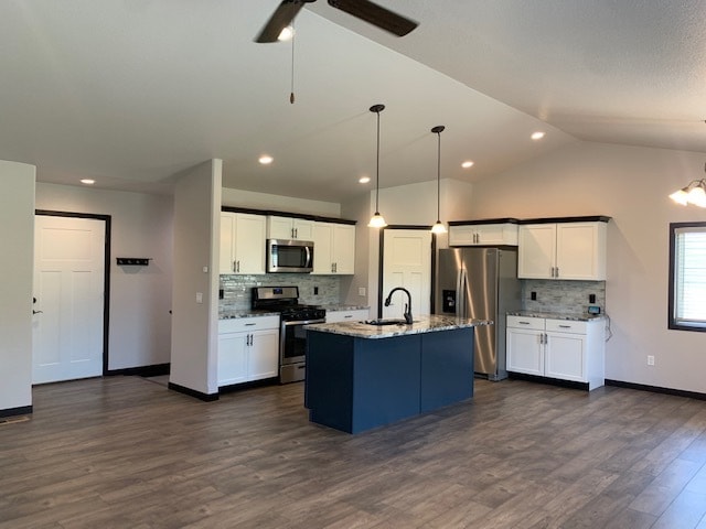 Building Photo - 902 Braelynn Ln