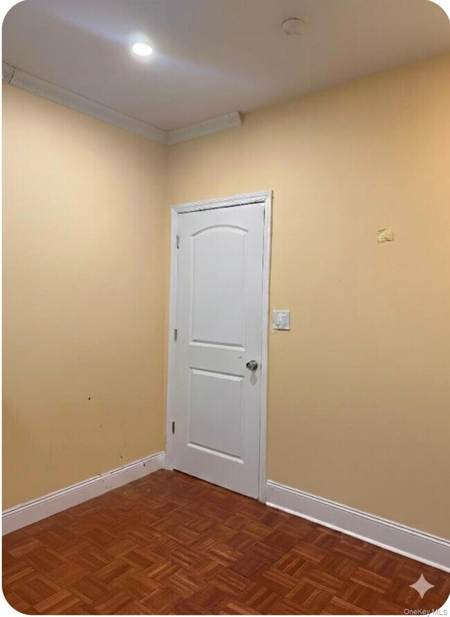 Foto del edificio - 35-58 71st St