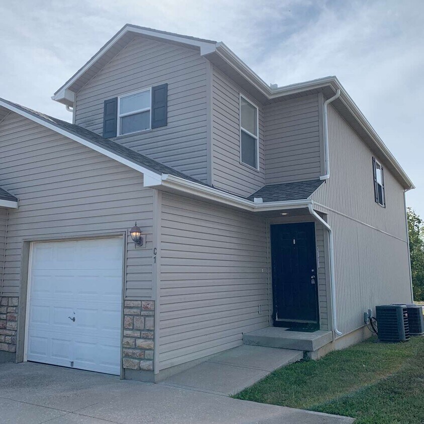425c Hawthorne Blvd, Warrensburg, MO 64093 Townhome Rentals in