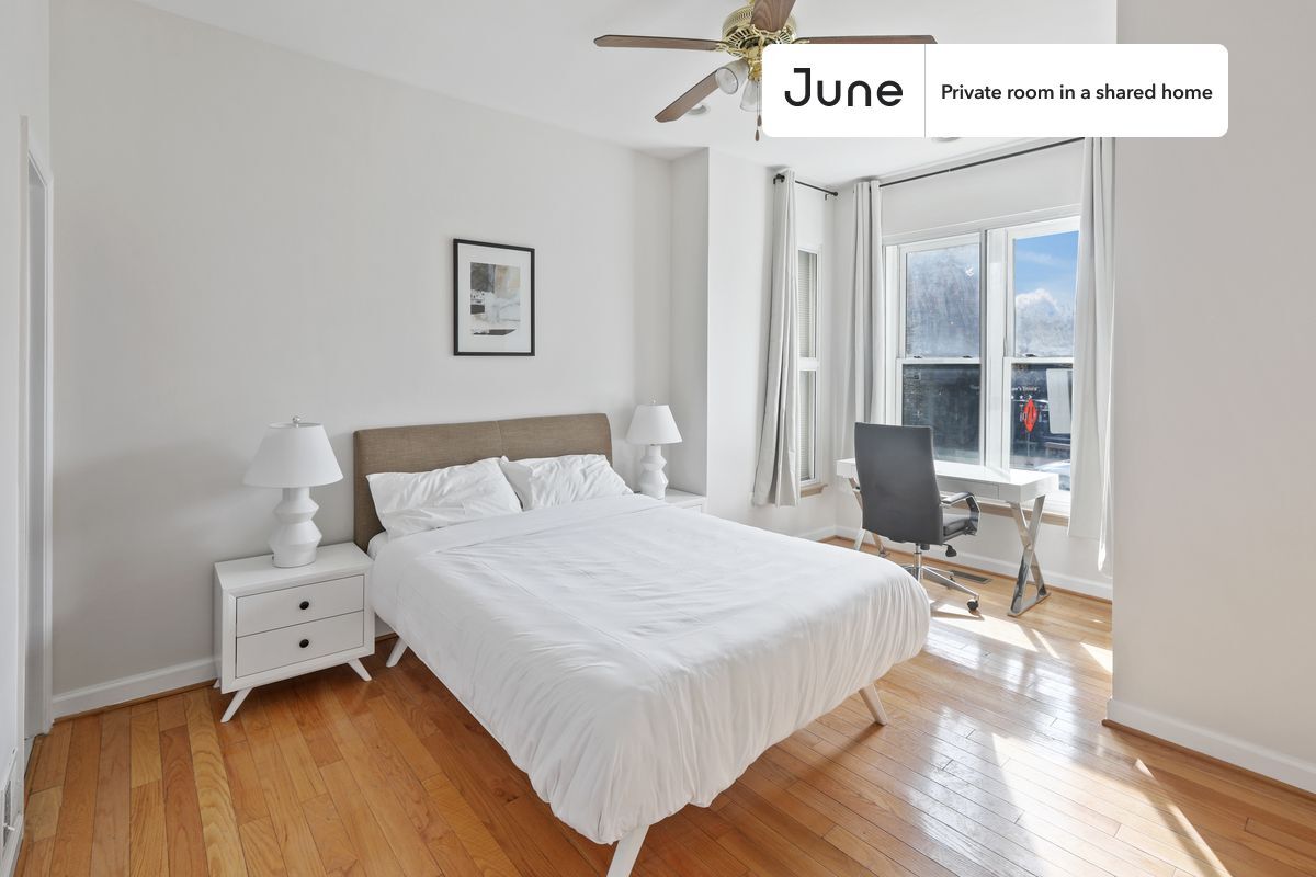 Private bedroom in 3 bed/2.5 bath Home - Private bedroom in 3 bed/2.5 bath Home