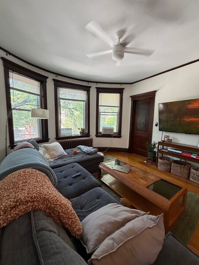 Foto del edificio - 2701 N Whipple St
