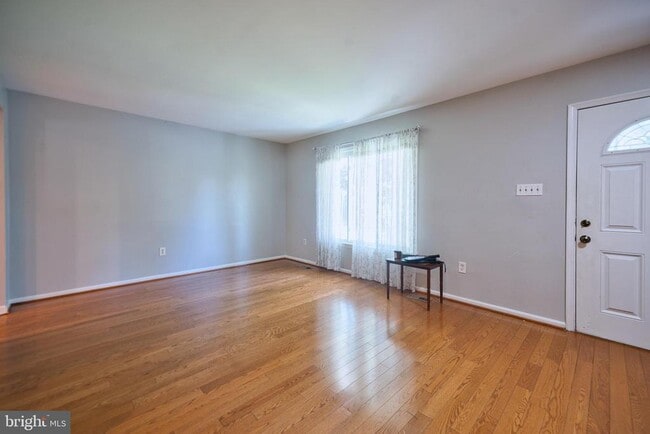 Building Photo - 12805 Poplar St