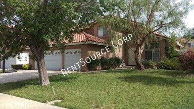 Building Photo - 3210 Lantana Ct