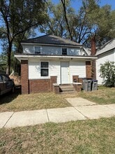 Building Photo - 1010 W Wolf Ave Building Photo - 1010 W Wolf Ave