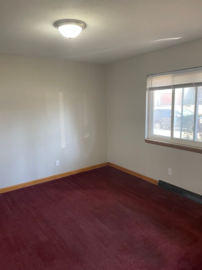 Building Photo - 1618 Maxen Dr