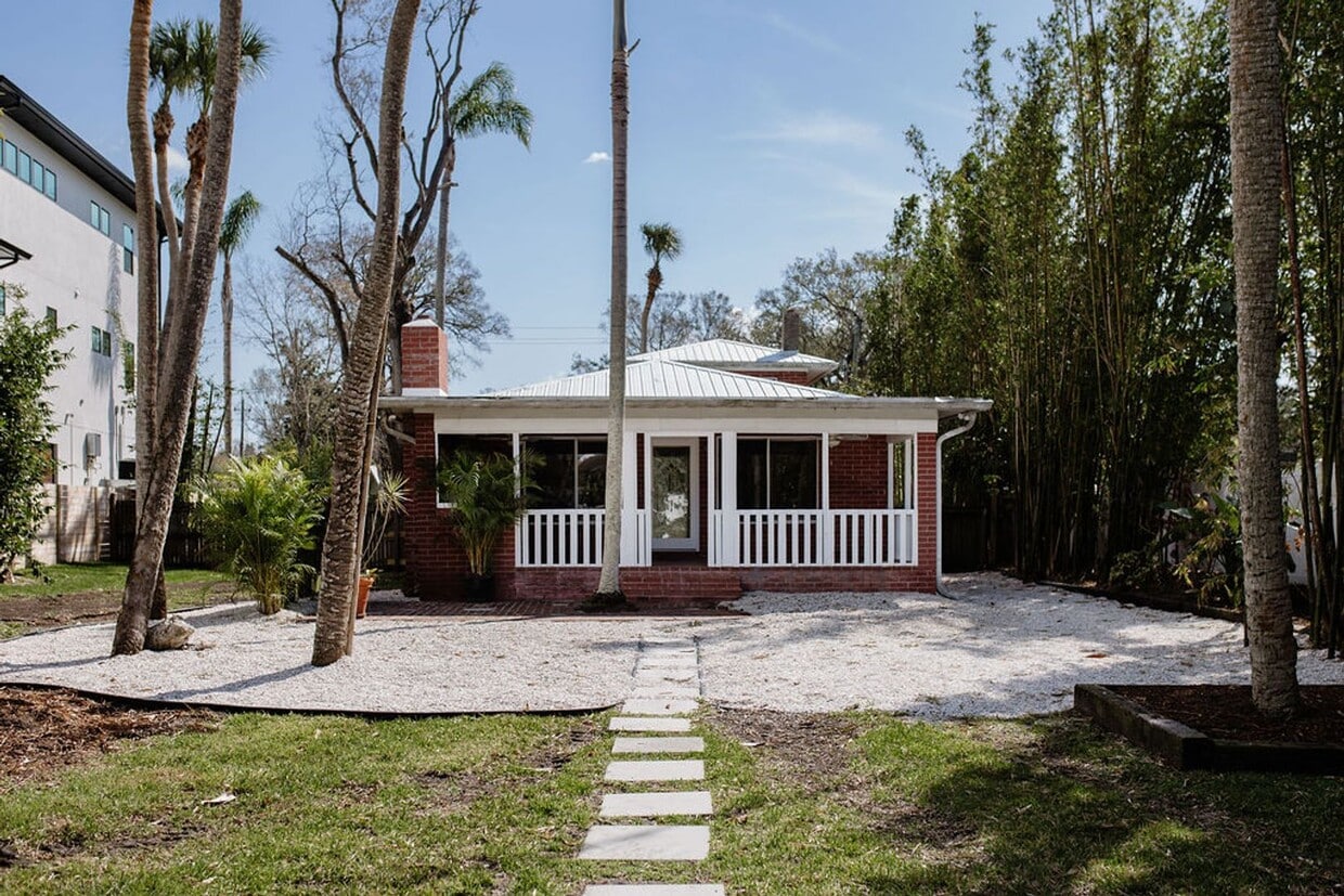 Riverfront Oasis in the City of Tampa! - Relax at the Riverfront Oasis in the City ...