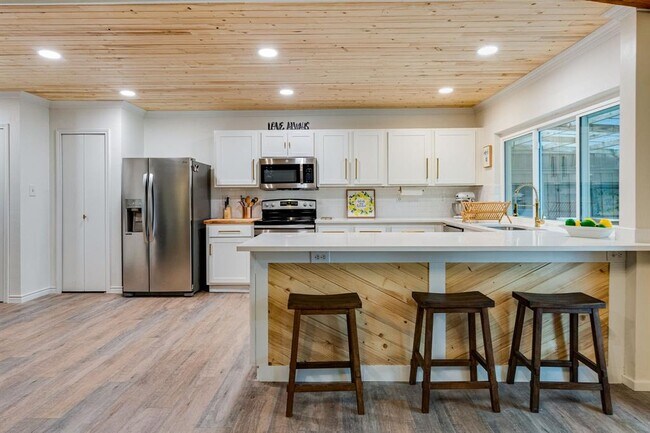 Foto del edificio - 3720 Pinewood St