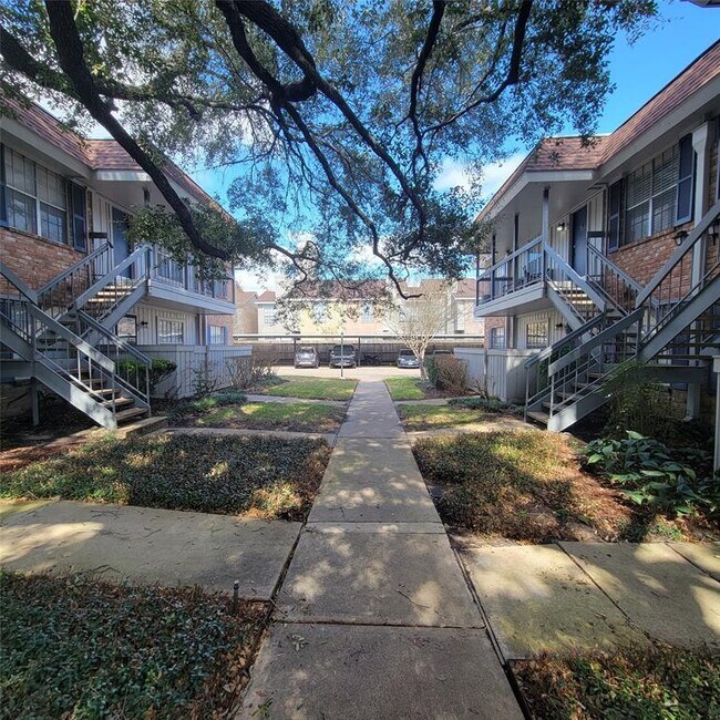 Building Photo - 2250 Bering Dr
