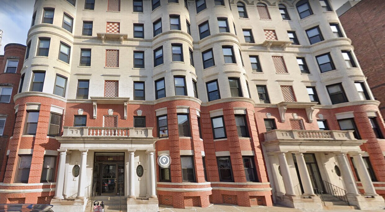 Foto del edificio - 884 Massachusetts Ave