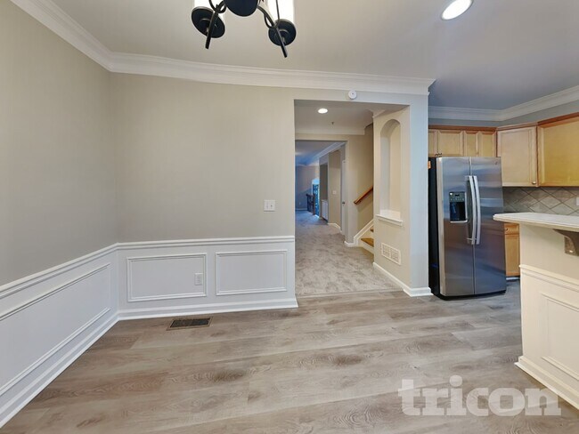 Building Photo - 205 Macleans Cross Ln SE