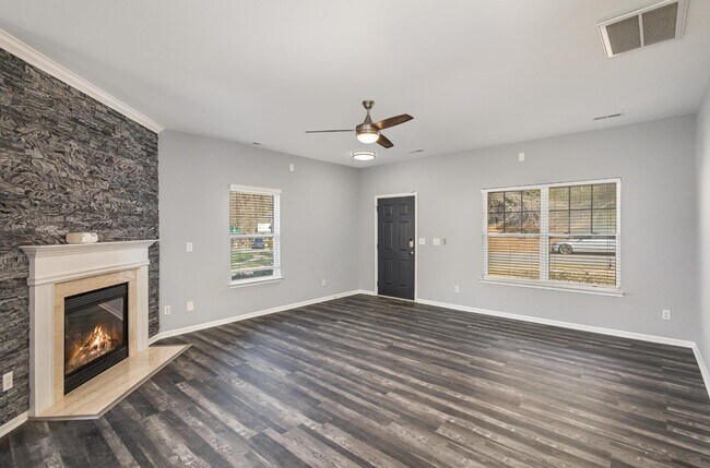 Foto del edificio - 7025 Centerline Dr