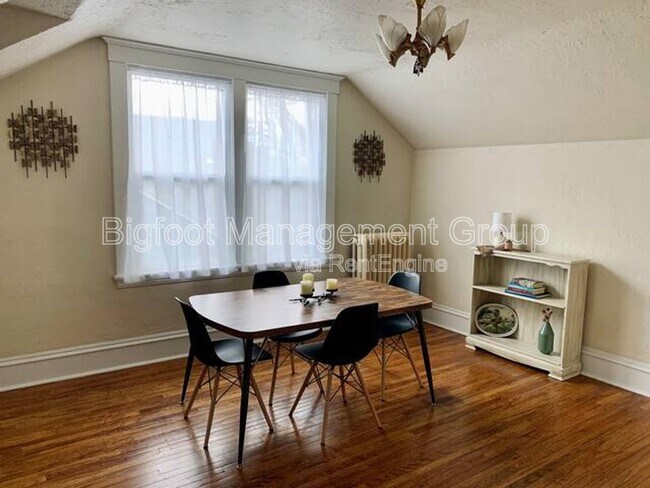 Foto del edificio - 655 N Warren St