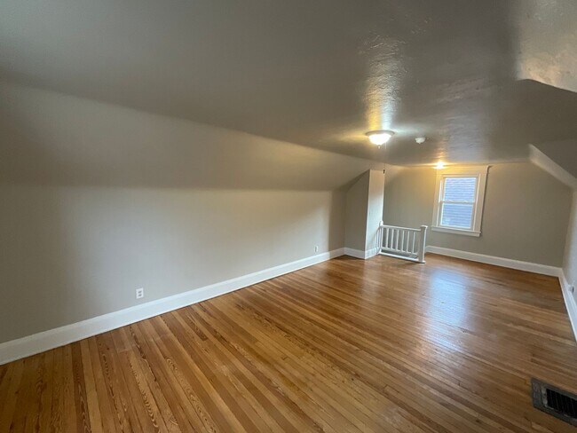 Foto del edificio - 1684 Coventry Rd