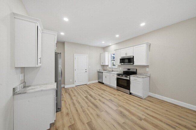 Building Photo - 1 Clough St