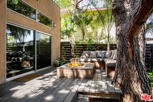 Building Photo - 639 Vernon Ave