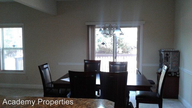Foto del edificio - 6301 Crestgate Ln
