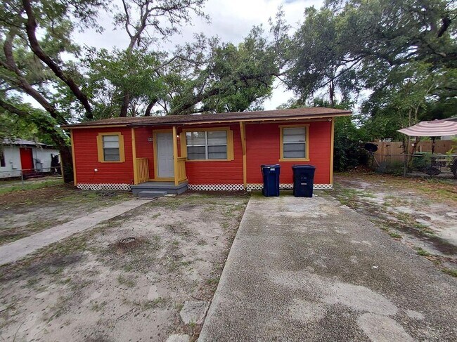 Foto del edificio - 9616 N 11th St