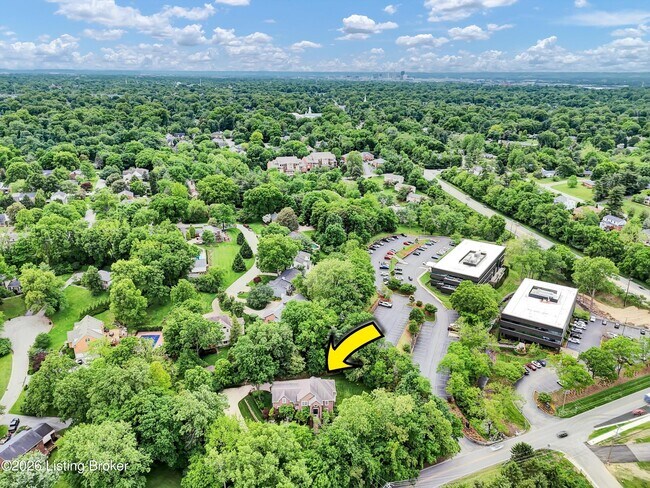 Foto del edificio - 560 N Hubbards Ln