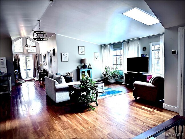 Foto del edificio - 6760 Schwartz Rd